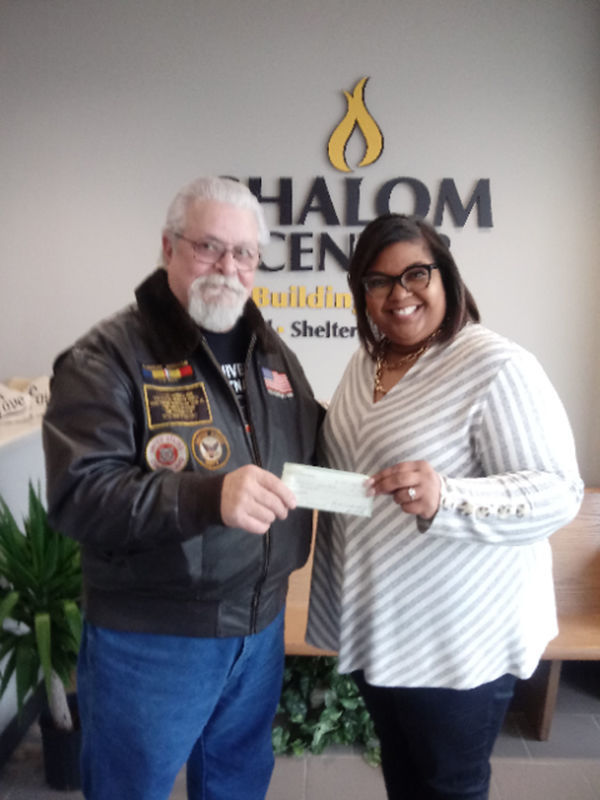 Vietnam veterans donate to Shalom Center